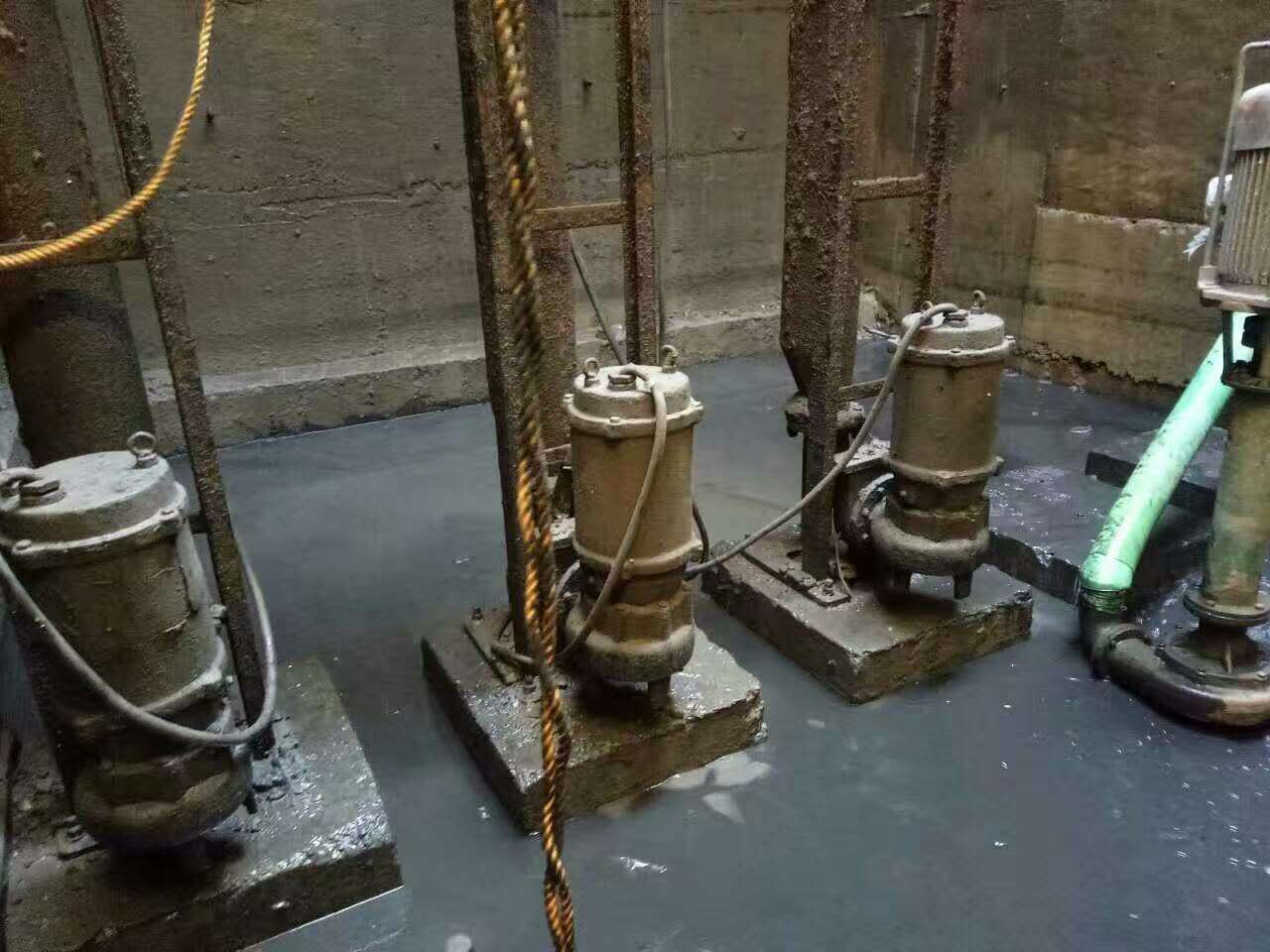 宁武污水池清理